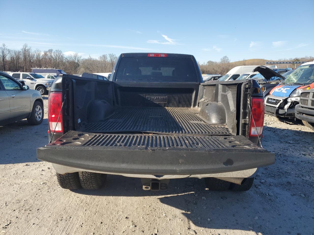 2017 RAM 3500 VIN 3C63RRGL6HG528759 Copart auction photo, front end / side damage thumbnail 6