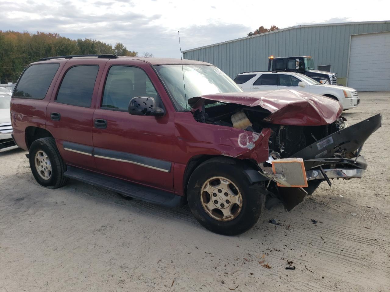 2004 Chevrolet Tahoe VIN 1GNEC13V04J140406 Copart auction photo, front end / minor dent/scratches damage thumbnail 4