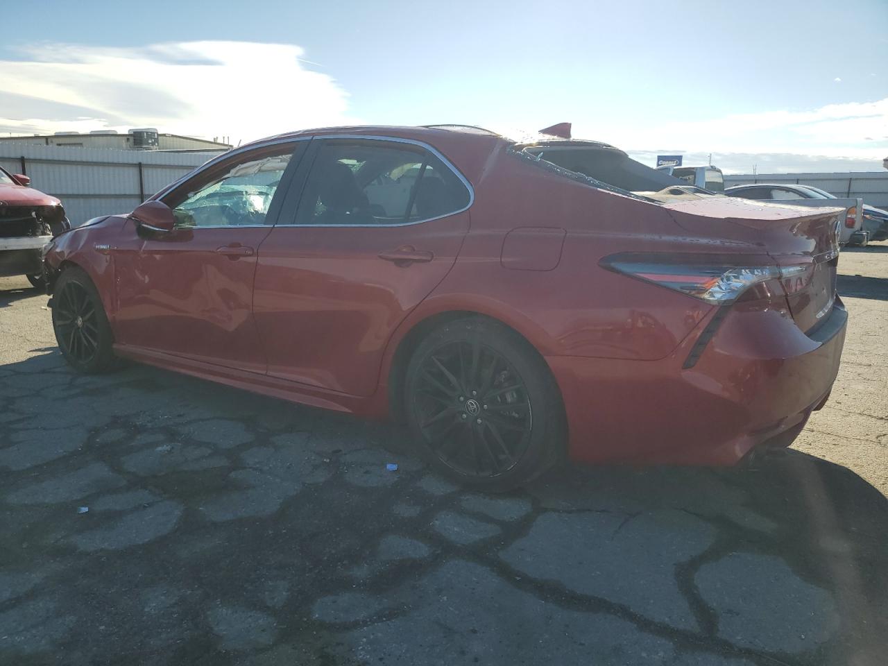 2021 Toyota Camry VIN 4T1K31AK7MU021492 Copart auction photo, all over damage thumbnail 2