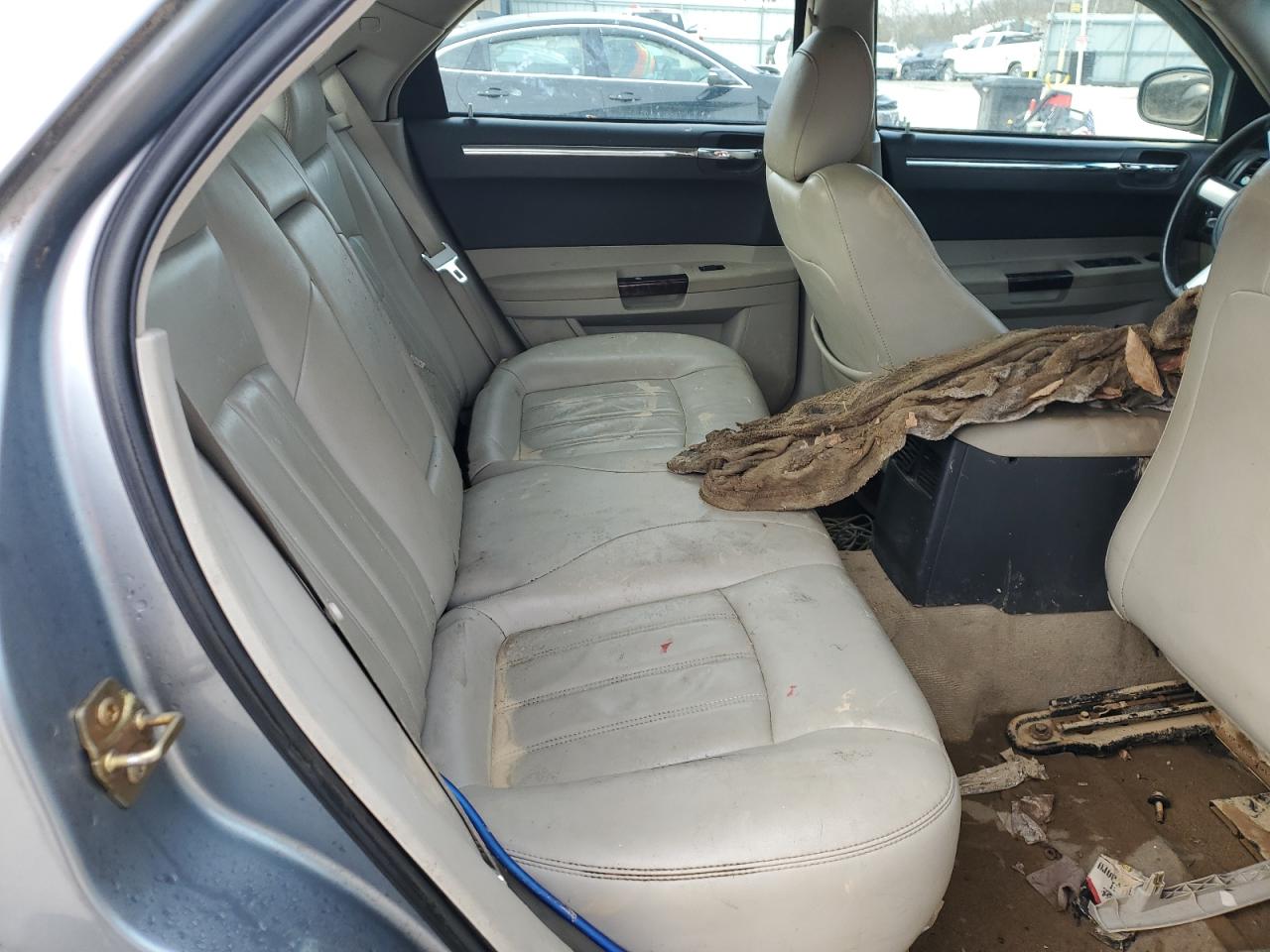 2006 Chrysler 300 VIN 2C3LK63H06H339975 Copart auction photo, water/flood / front end damage thumbnail 10