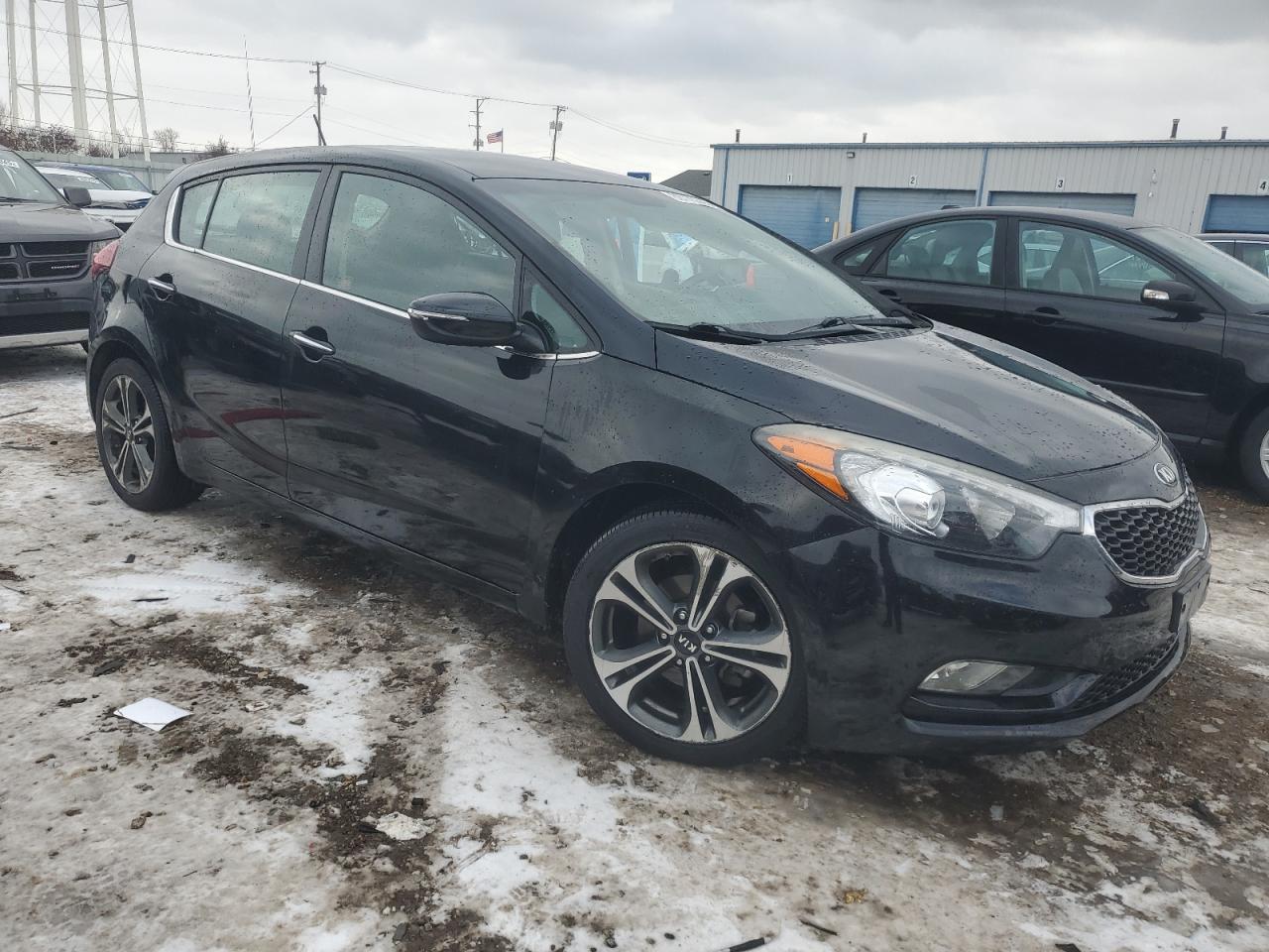 2016 KIA Forte VIN KNAFX5A81G5493026 Copart auction photo, side / front end damage thumbnail 4