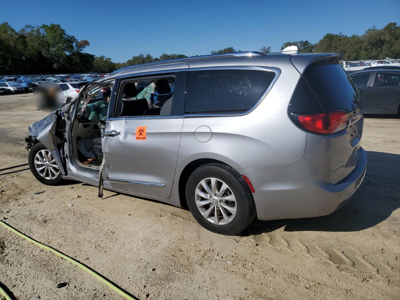 2018 Chrysler Pacifica VIN 2C4RC1BGXJR192727 Copart auction photo, side / all over damage thumbnail 2