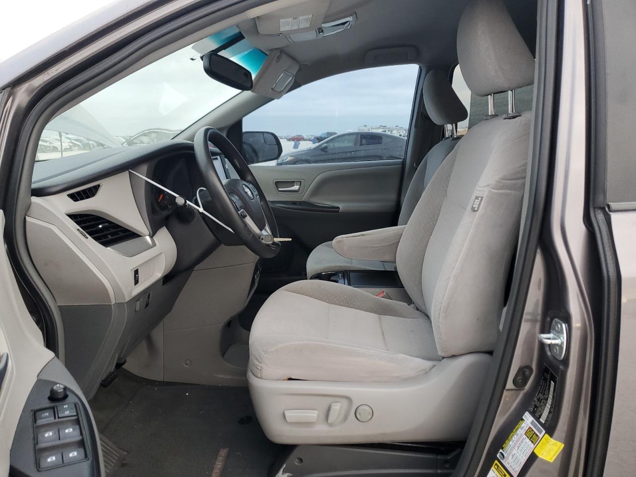 2016 Toyota Sienna VIN 5TDKK3DC6GS719544 Copart auction photo, rear end / minor dent/scratches damage thumbnail 7