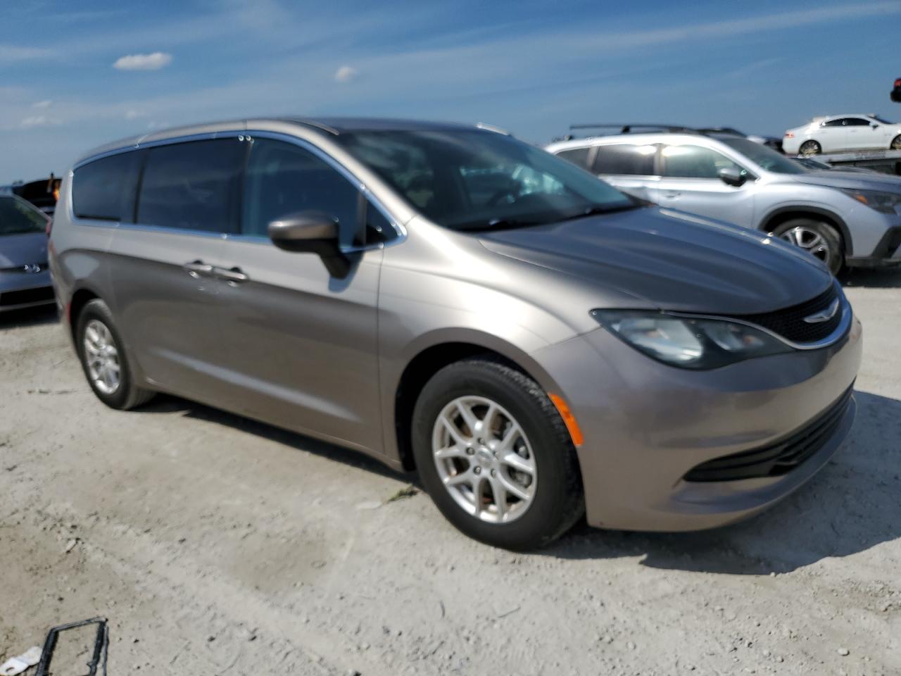 2017 Chrysler Pacifica VIN 2C4RC1DG6HR609039 Copart auction photo, water/flood damage thumbnail 4