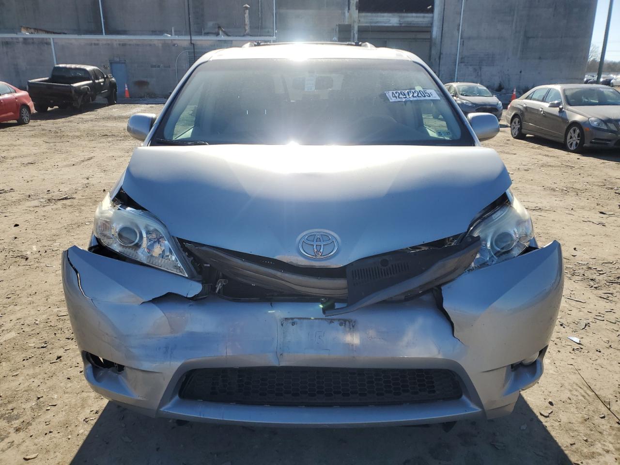 2013 Toyota Sienna VIN 5TDDK3DCXDS057911 Copart auction photo, front end / rear end damage thumbnail 5