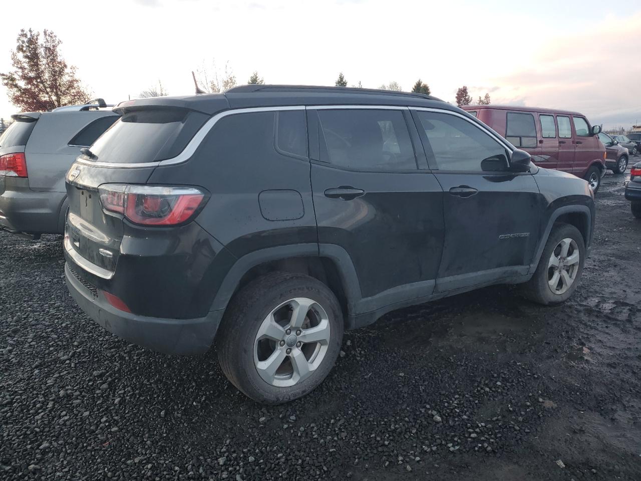 2018 Jeep Compass VIN 3C4NJDBB2JT150625 Copart auction photo, front end damage thumbnail 3