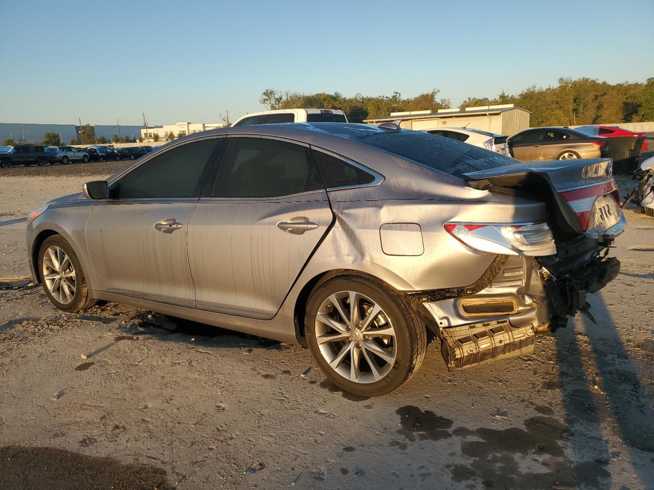 2016 Hyundai Azera VIN KMHFG4JG8GA569641 Copart auction photo, rear end / side damage thumbnail 2