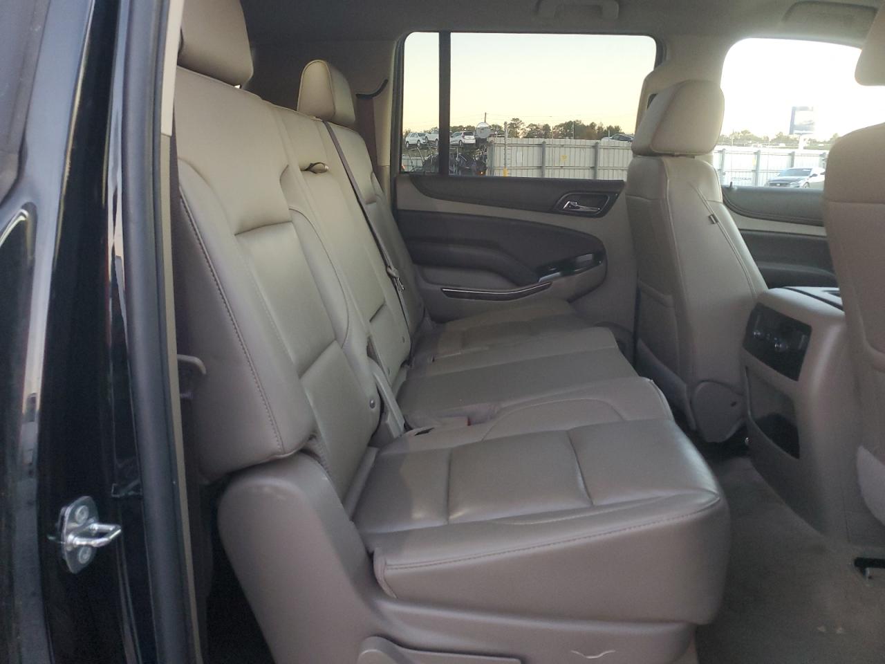 2018 Chevrolet Suburban VIN 1GNSCHKC1JR389015 Copart auction photo, front end damage thumbnail 11