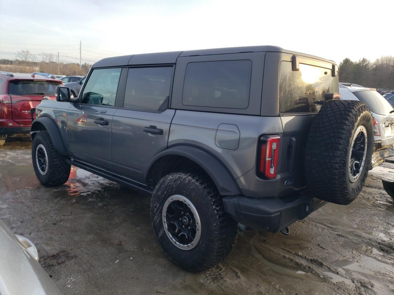 2022 Ford Bronco VIN 1FMEE5DP3NLB87781 Copart auction photo, front end / minor dent/scratches damage thumbnail 2