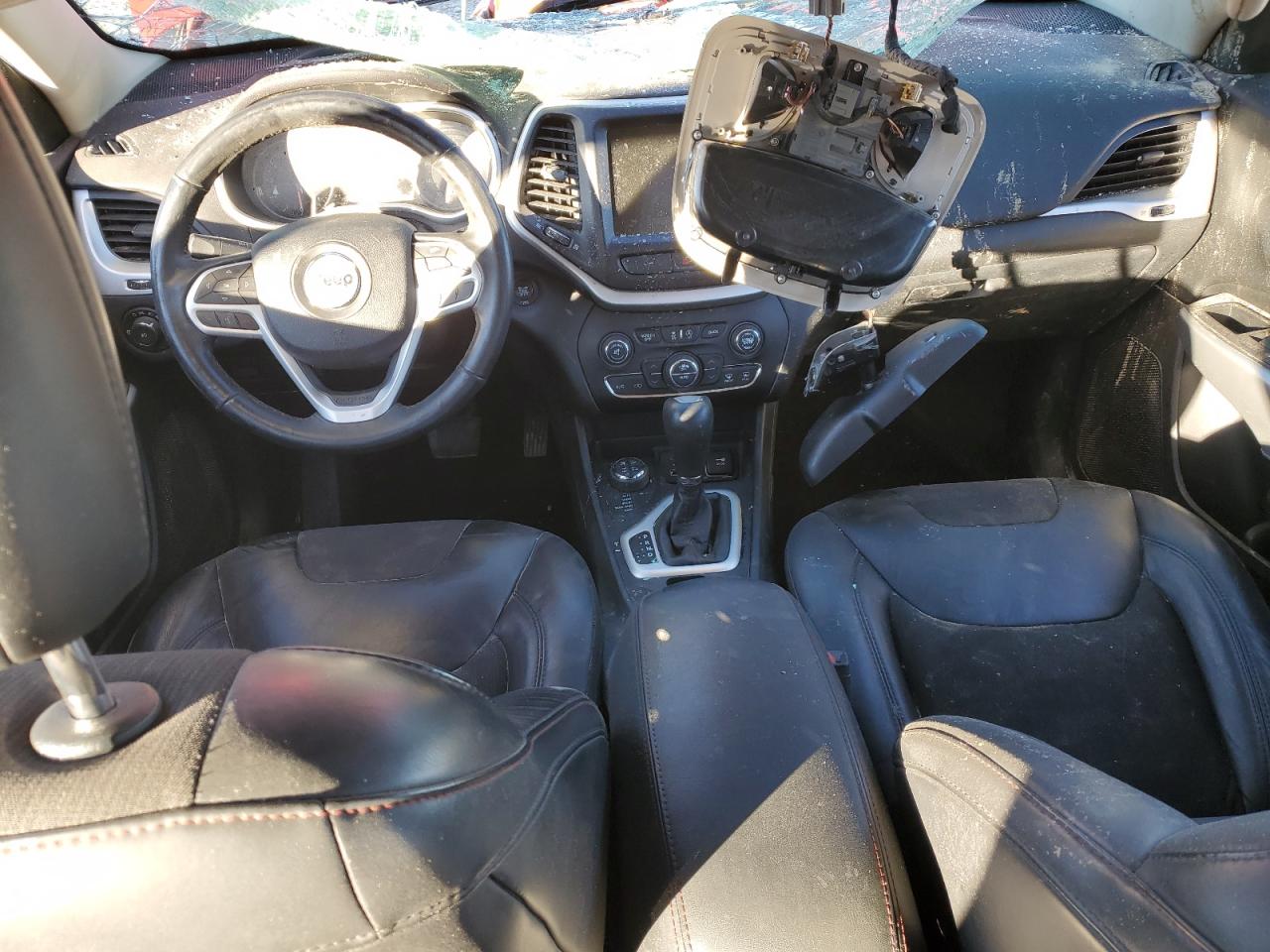 2017 Jeep Cherokee VIN 1C4PJMBS3HW622909 Copart auction photo, all over damage thumbnail 8