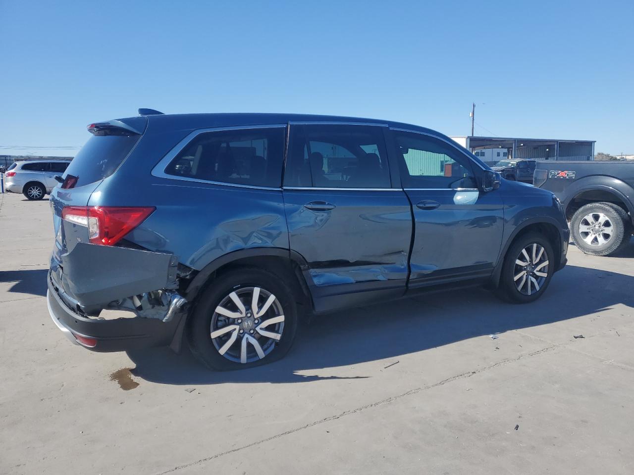 2022 Honda Pilot VIN 5FNYF5H55NB005170 Copart auction photo, side / rear end damage thumbnail 3