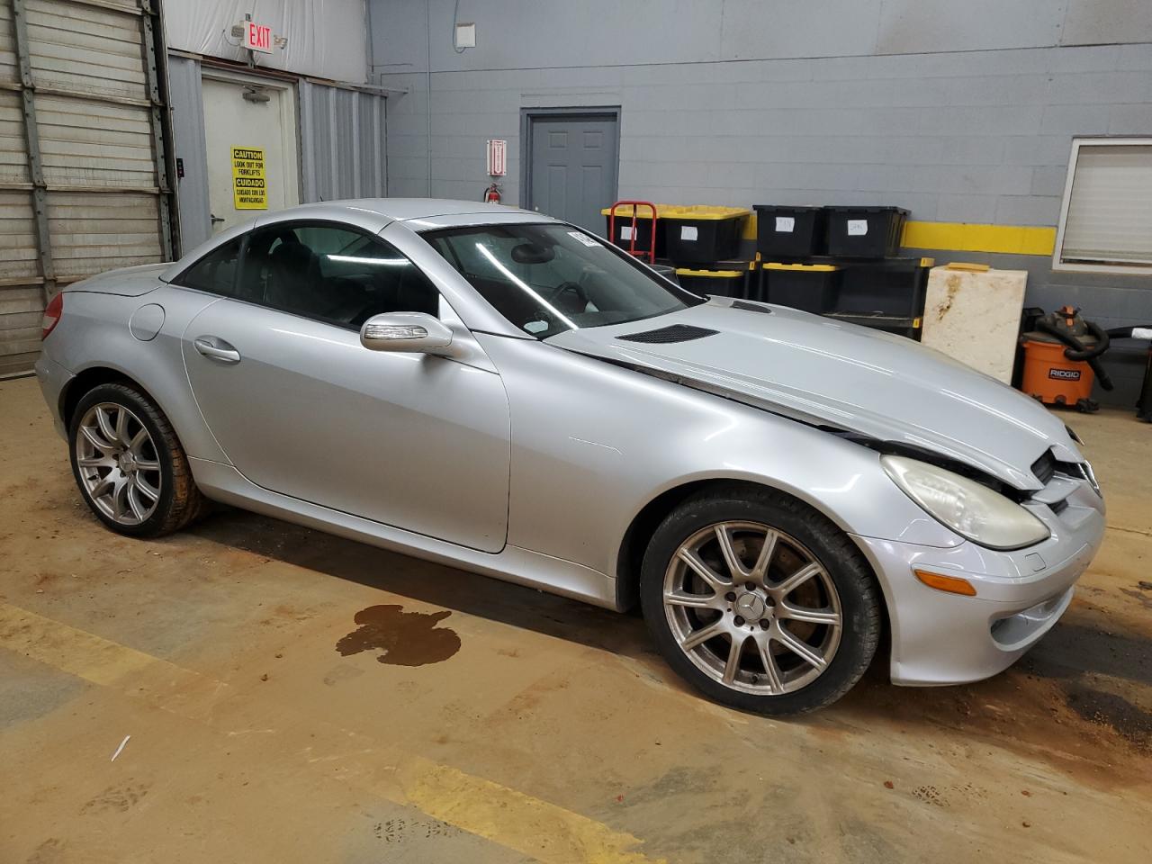 2006 Mercedes-Benz SLK-klasse VIN WDBWK56F16F112808 Copart auction photo, front end damage thumbnail 4