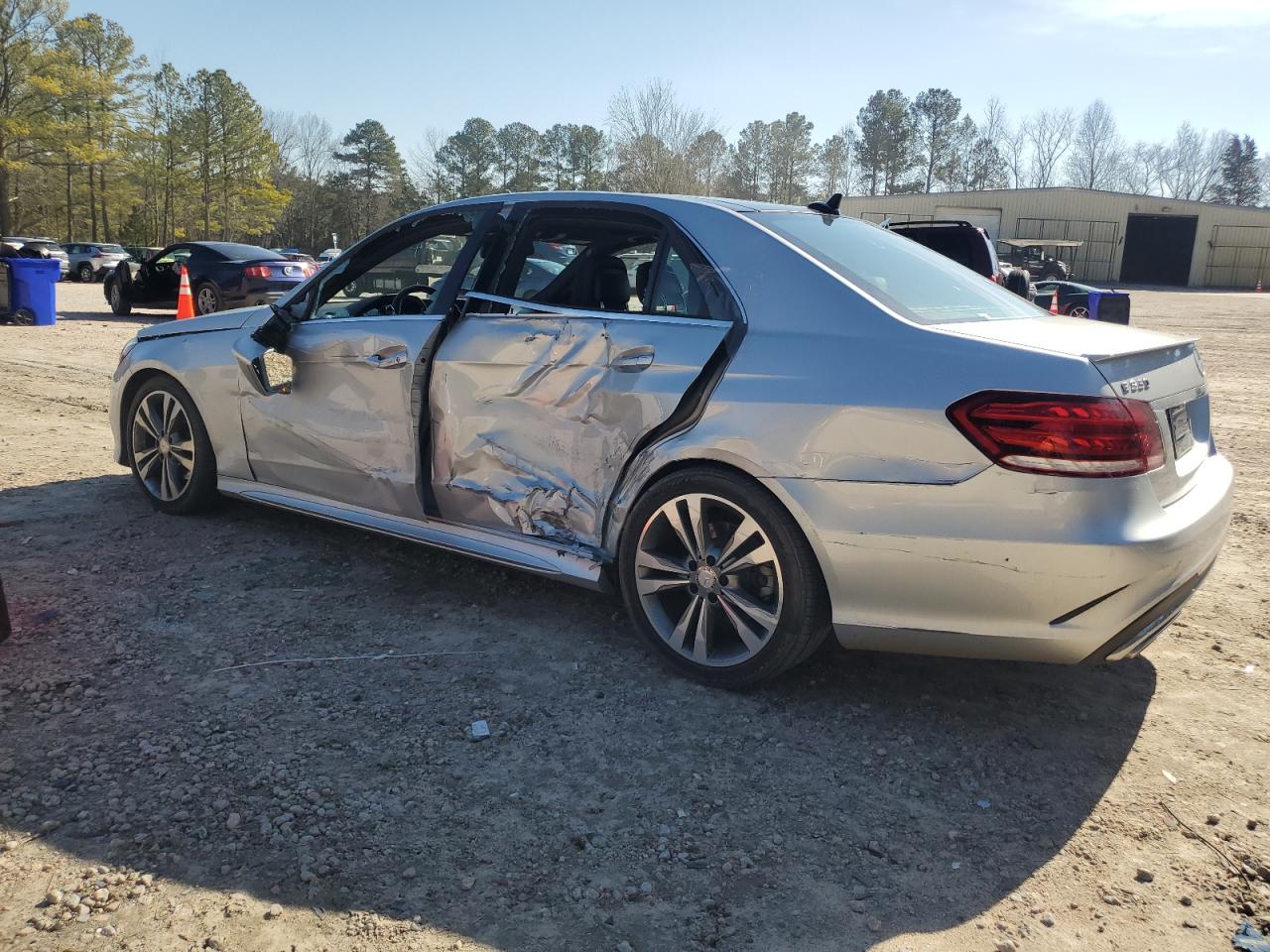 2016 Mercedes-Benz E-klasse VIN WDDHF8JB6GB181190 Copart auction photo, side / rear end damage thumbnail 2