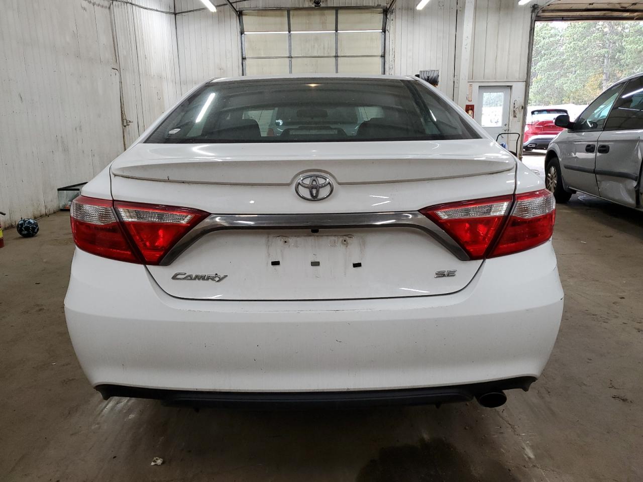 2017 Toyota Camry VIN 4T1BF1FK1HU723250 Copart auction photo, front end / rear end damage thumbnail 6