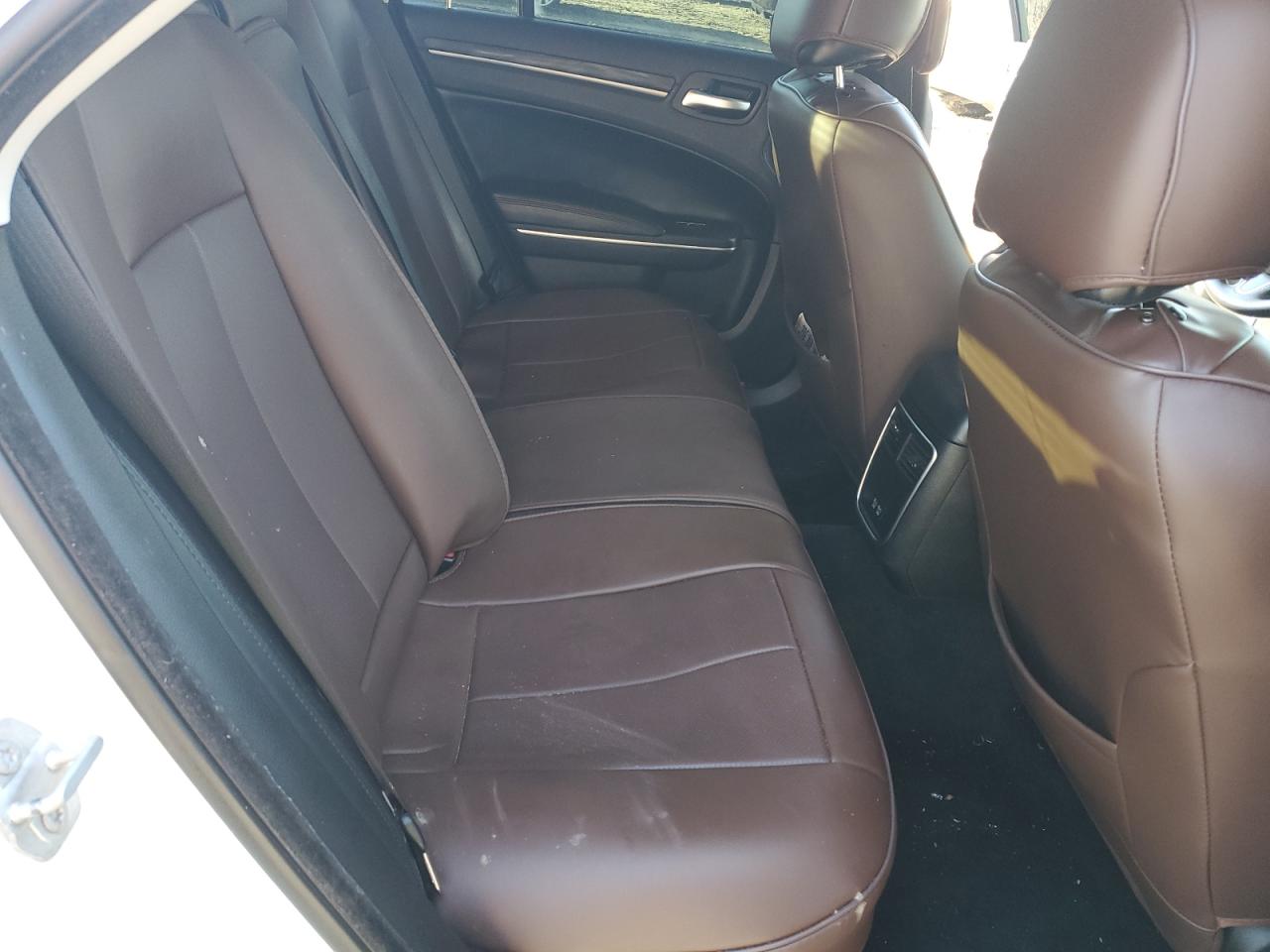 2016 Chrysler 300 VIN 2C3CCARG5GH230704 Copart auction photo, rear end / side damage thumbnail 10