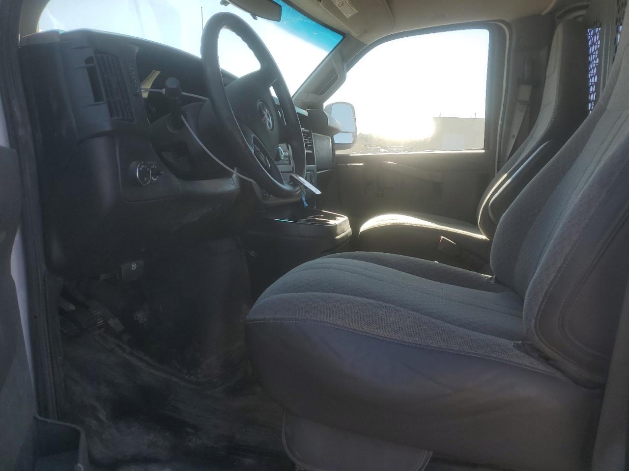 2017 GMC Savana VIN 1GTW7AFF4H1138542 Copart auction photo, front end damage thumbnail 7
