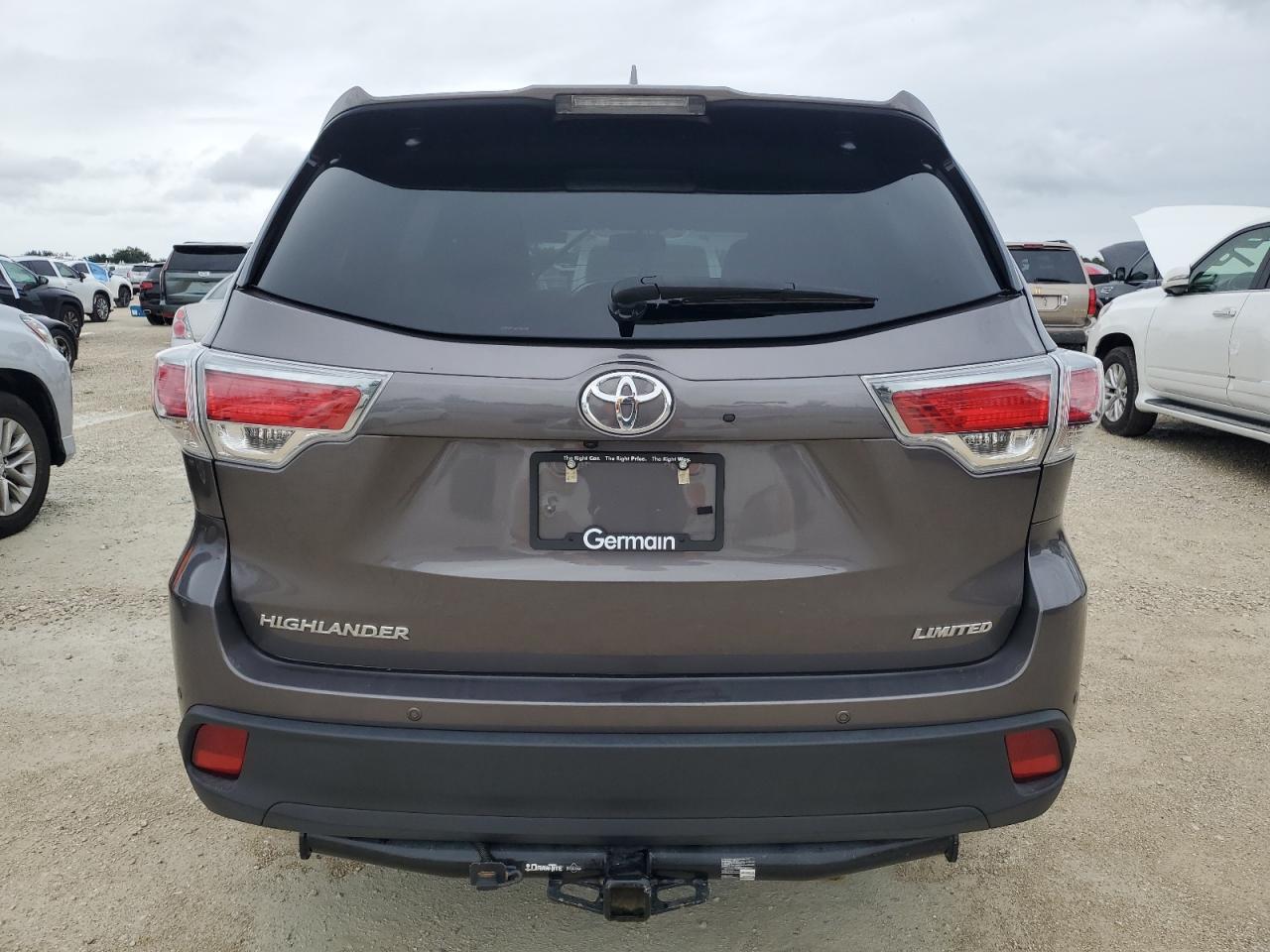 2015 Toyota Highlander VIN 5TDYKRFH8FS087960 Copart auction photo, water/flood damage thumbnail 6