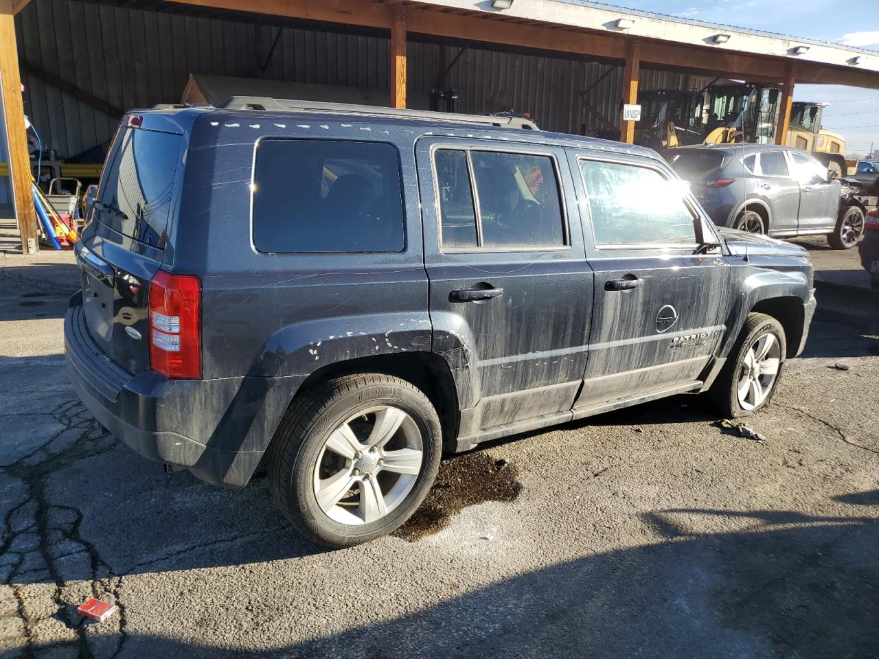 2016 Jeep Liberty (Patriot) VIN 1C4NJRFBXGD588055 Copart auction photo, front end / side damage thumbnail 3