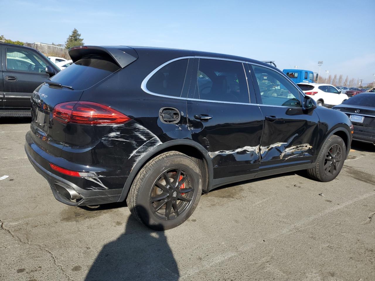 2016 Porsche Cayenne VIN WP1AA2A23GLA08677 Copart auction photo, front end damage thumbnail 3