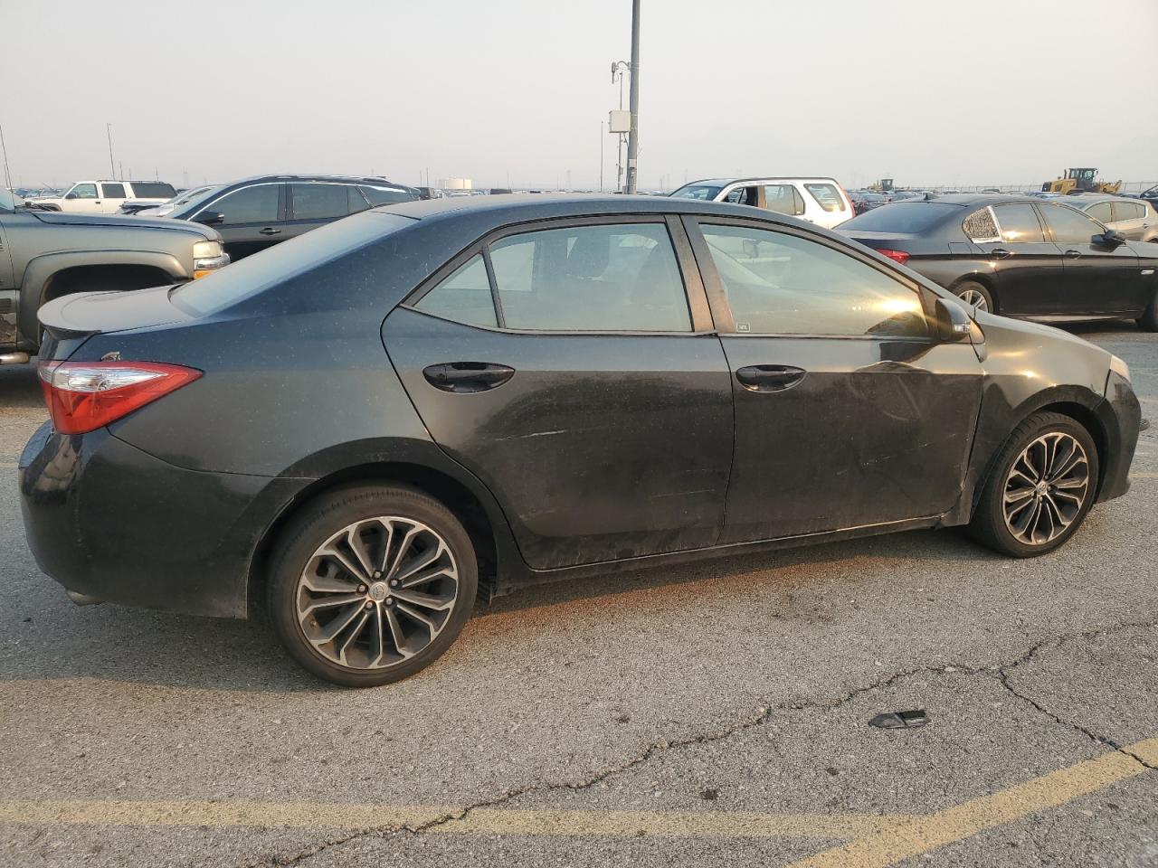 2015 Toyota Corolla VIN 5YFBURHE3FP185483 Copart auction photo, minor dent/scratches / rear end damage thumbnail 3