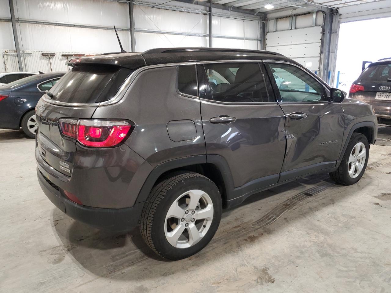 2018 Jeep Compass VIN 3C4NJDBB4JT434094 Copart auction photo, side / front end damage thumbnail 3