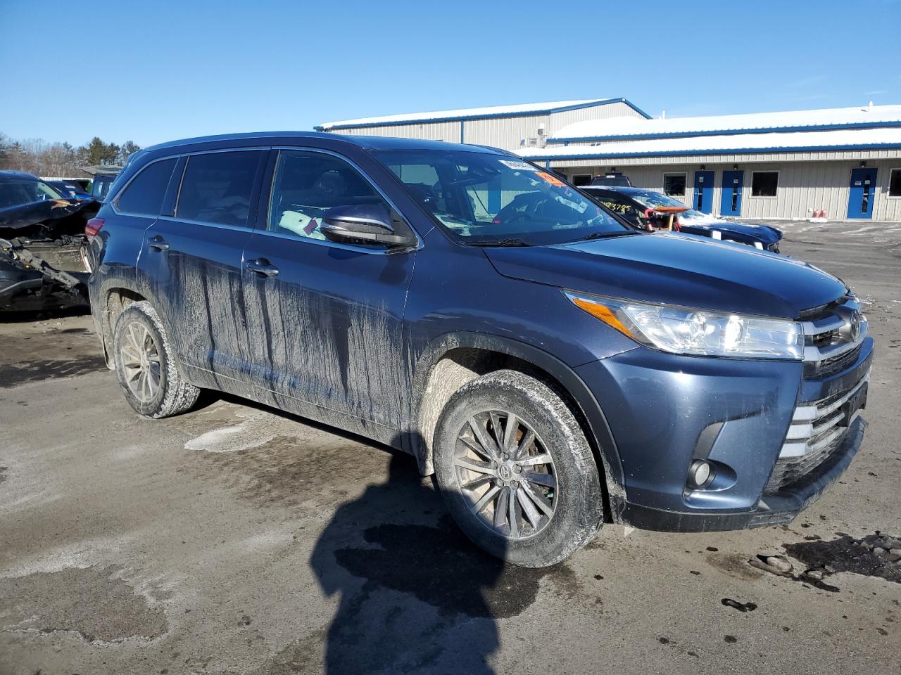2018 Toyota Highlander VIN 5TDJZRFH1JS869426 Copart auction photo, mechanical damage thumbnail 4