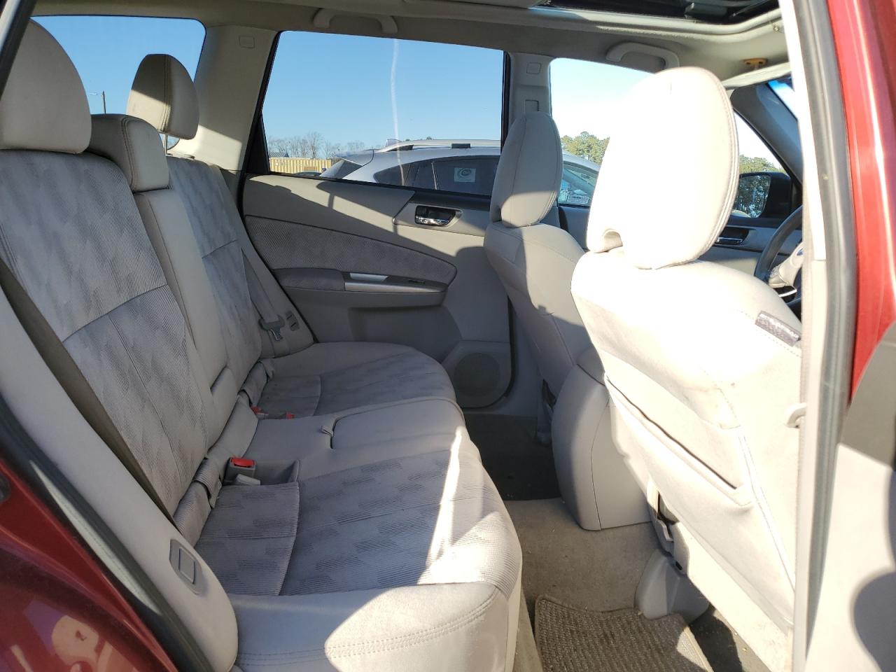 2010 Subaru Forester VIN JF2SH6CC2AH747890 Copart auction photo, minor dent/scratches damage thumbnail 11