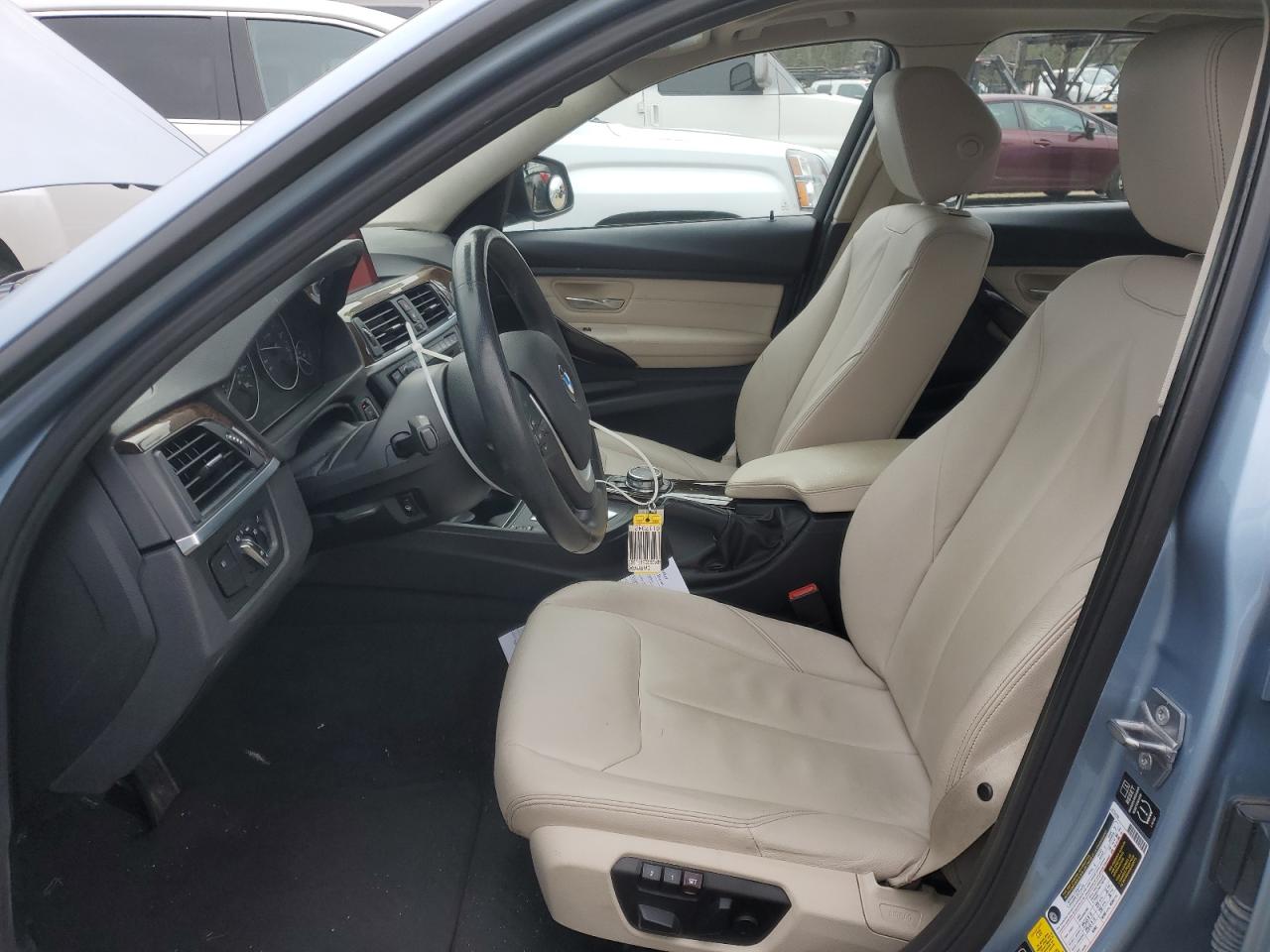 2015 BMW 3er VIN WBA3B3C58FJ985034 Copart auction photo, front end / undercarriage damage thumbnail 7