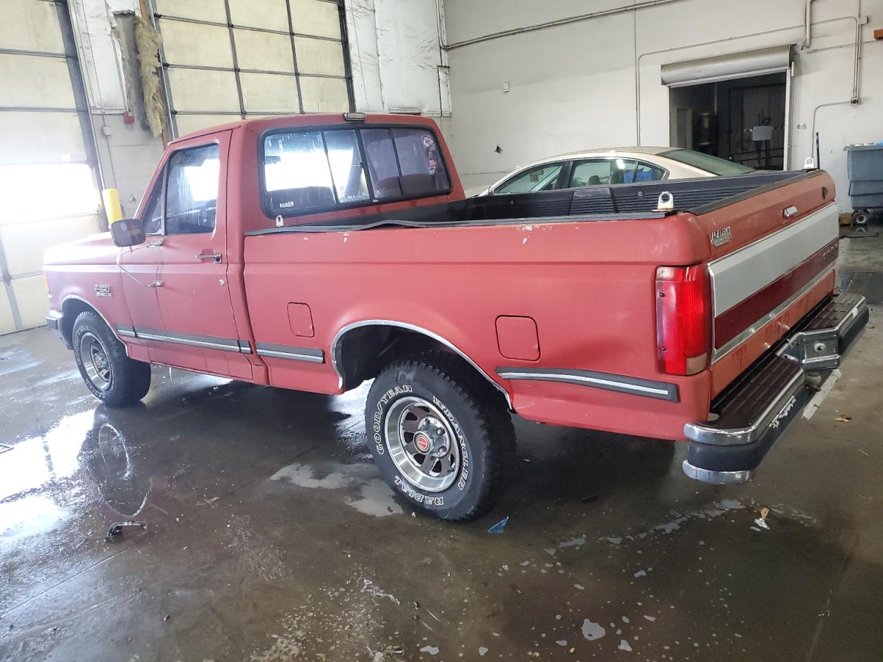 1991 Ford F-150 VIN 2FTDF15Y0MCB03986 Copart auction photo, rear end damage thumbnail 2