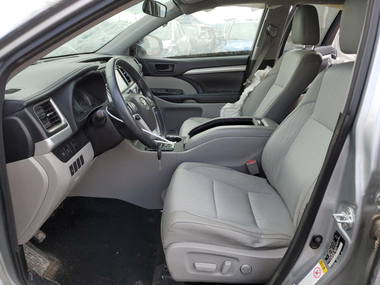 2017 Toyota Highlander VIN 5TDZZRFH7HS226821 Copart auction photo, side / front end damage thumbnail 7