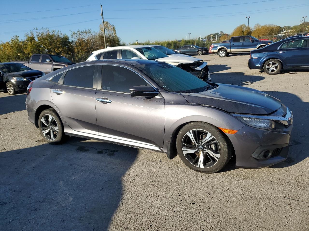 2017 Honda Civic VIN 19XFC1F9XHE011281 Copart auction photo, front end / minor dent/scratches damage thumbnail 4