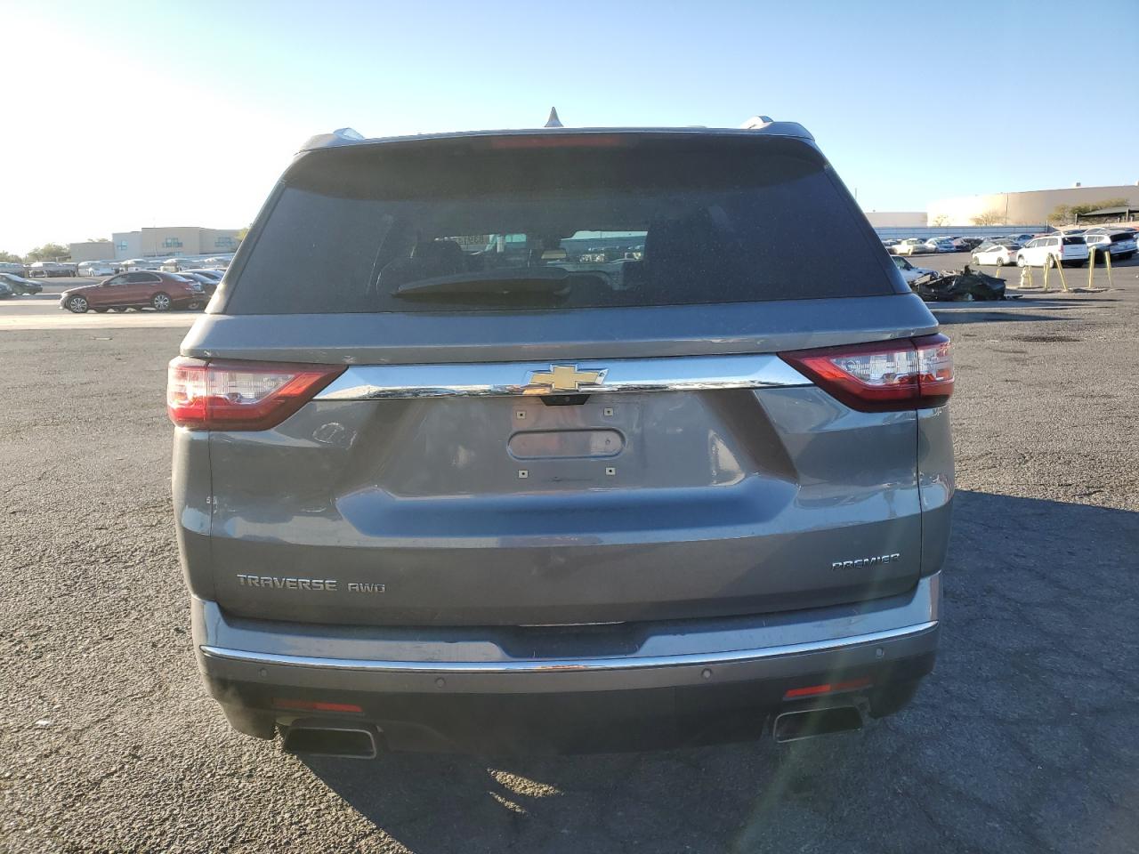 2019 Chevrolet Traverse VIN 1GNEVKKW9KJ164372 Copart auction photo, minor dent/scratches damage thumbnail 6