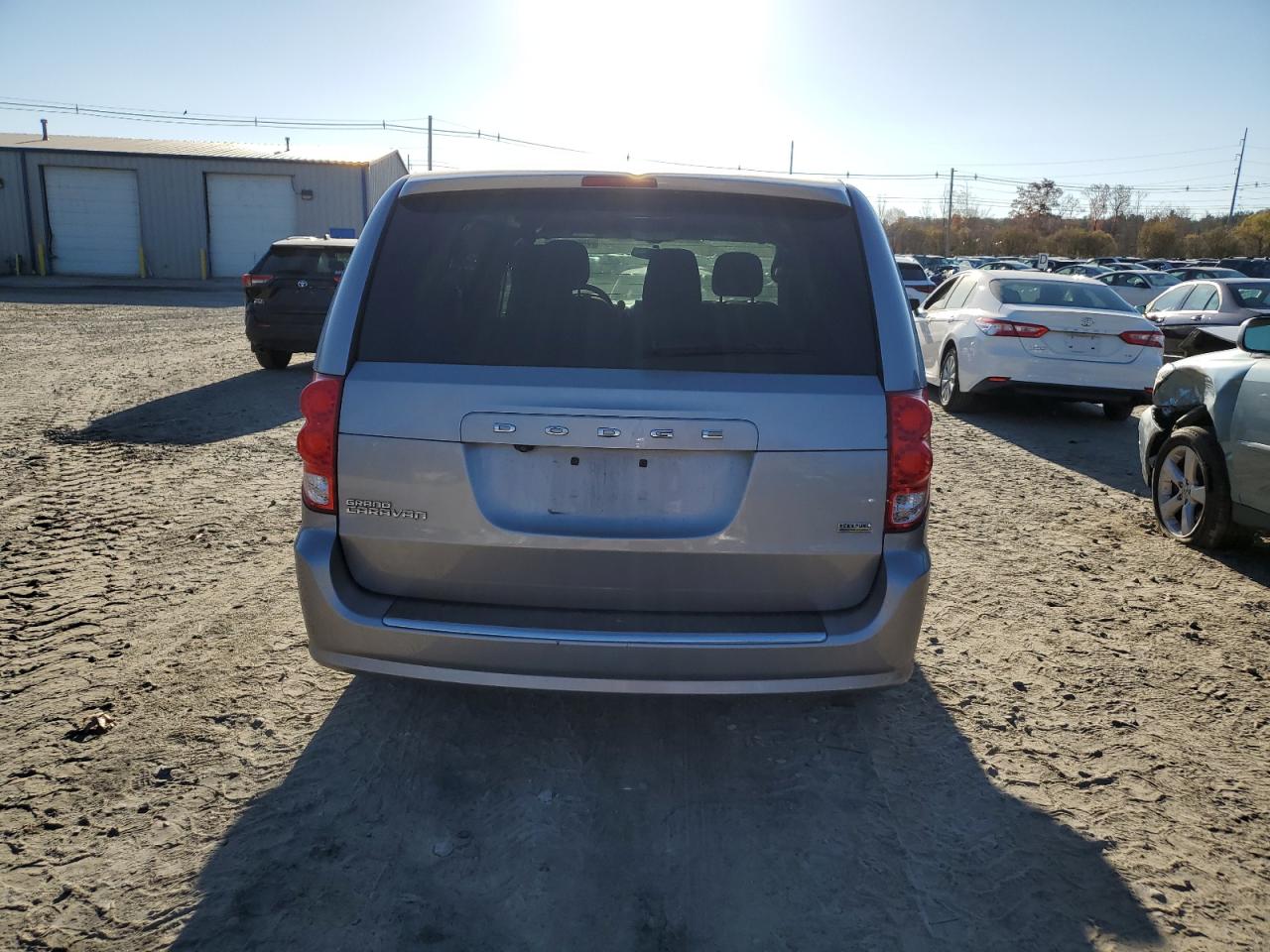 2018 Dodge Caravan VIN 2C4RDGBG8JR158415 Copart auction photo, front end damage thumbnail 6