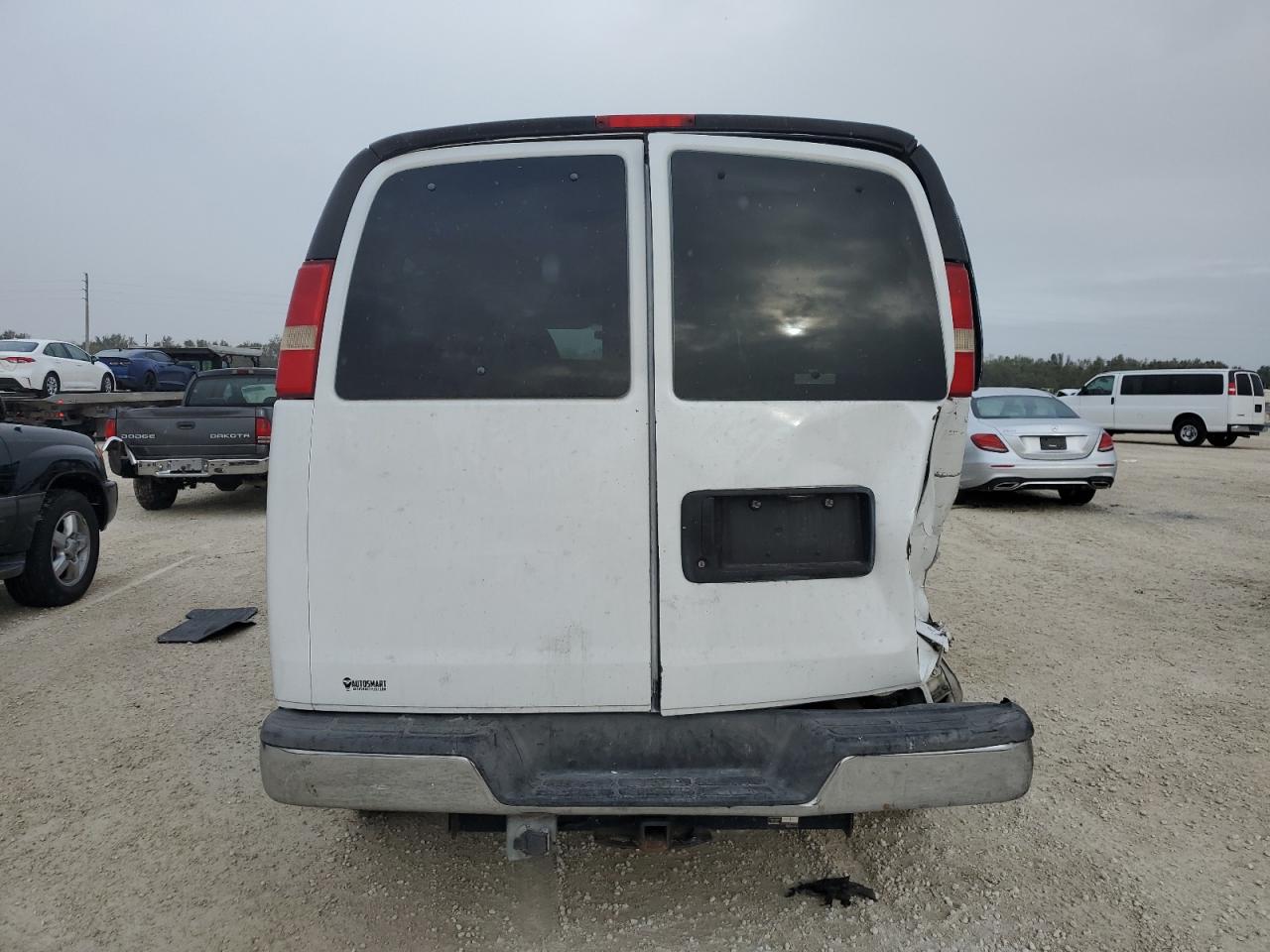 2010 Chevrolet Express VIN 1GA2G1DG7A1107293 Copart auction photo, rear end / minor dent/scratches damage thumbnail 6
