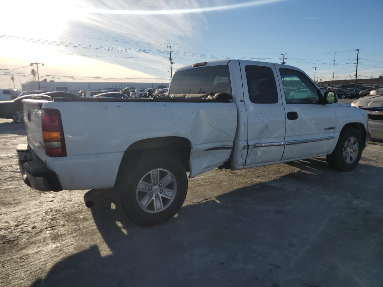 2000 GMC Sierra VIN 1GTEC19V5YZ214118 Copart auction photo, side damage thumbnail 3