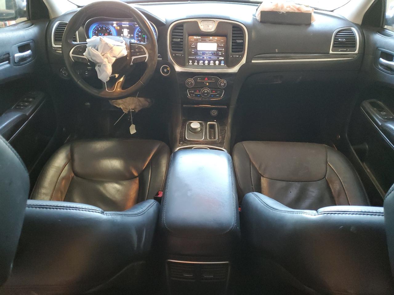 2015 Chrysler 300 VIN 2C3CCAAG5FH810674 Copart auction photo, front end / minor dent/scratches damage thumbnail 8