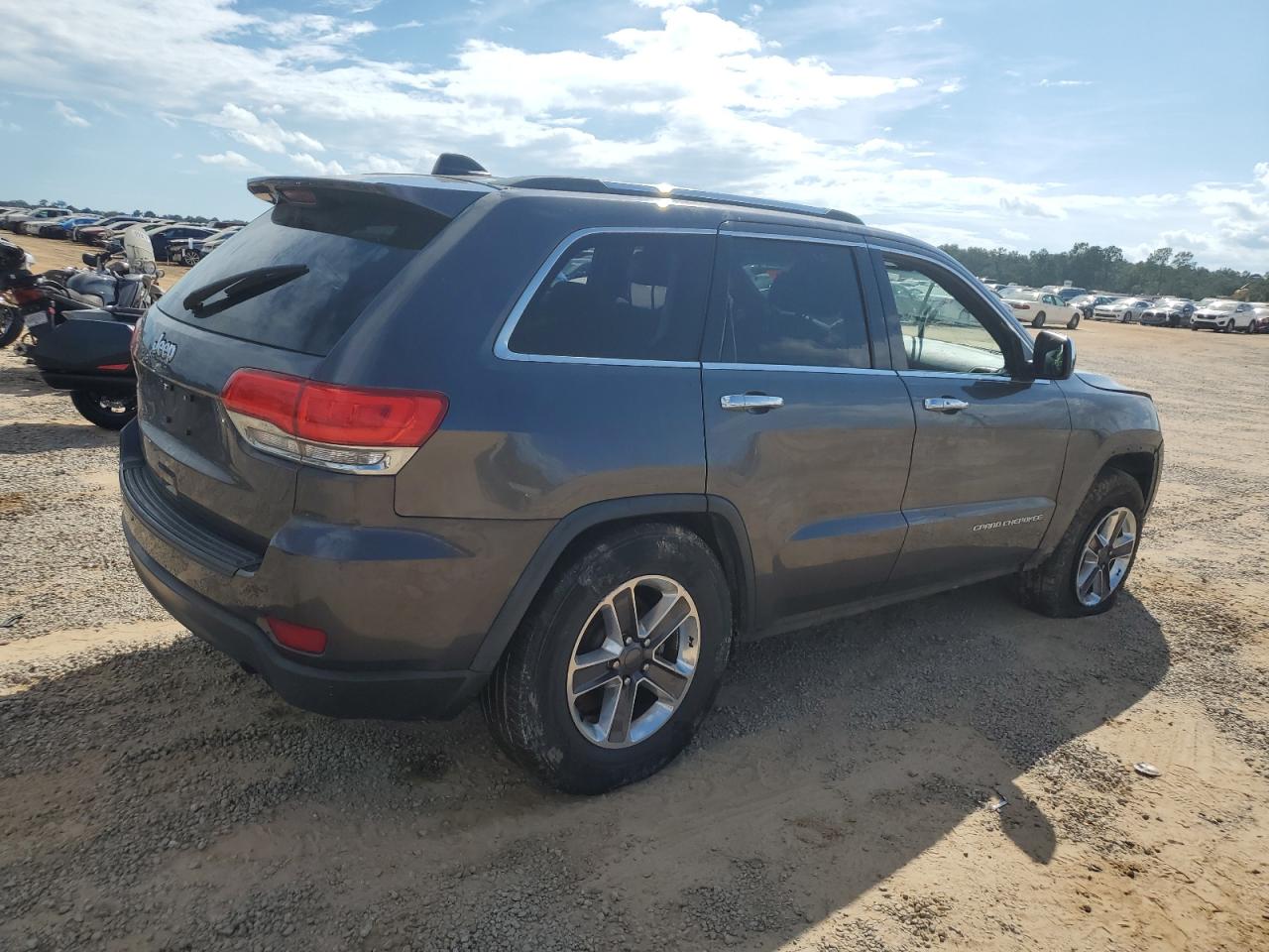 2015 Jeep Grand Cherokee VIN 1C4RJEAG4FC629605 Copart auction photo, undercarriage / minor dent/scratches damage thumbnail 3