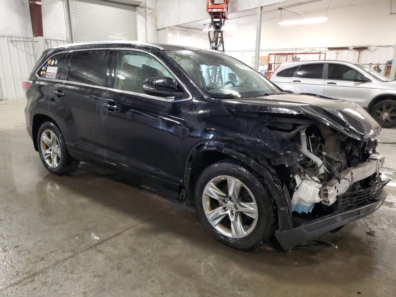 2015 Toyota Highlander VIN 5TDDKRFH8FS105730 Copart auction photo, front end damage thumbnail 4
