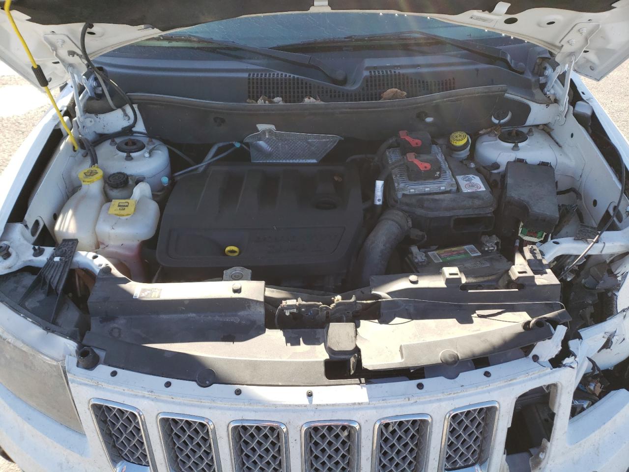 2016 Jeep Compass VIN 1C4NJCEB5GD543037 Copart auction photo, front end / mechanical damage thumbnail 13