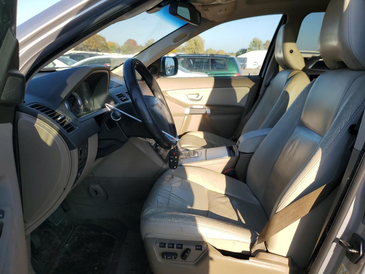 2013 Volvo XC90 VIN YV4952CZ9D1637268 Copart auction photo, rear end damage thumbnail 7