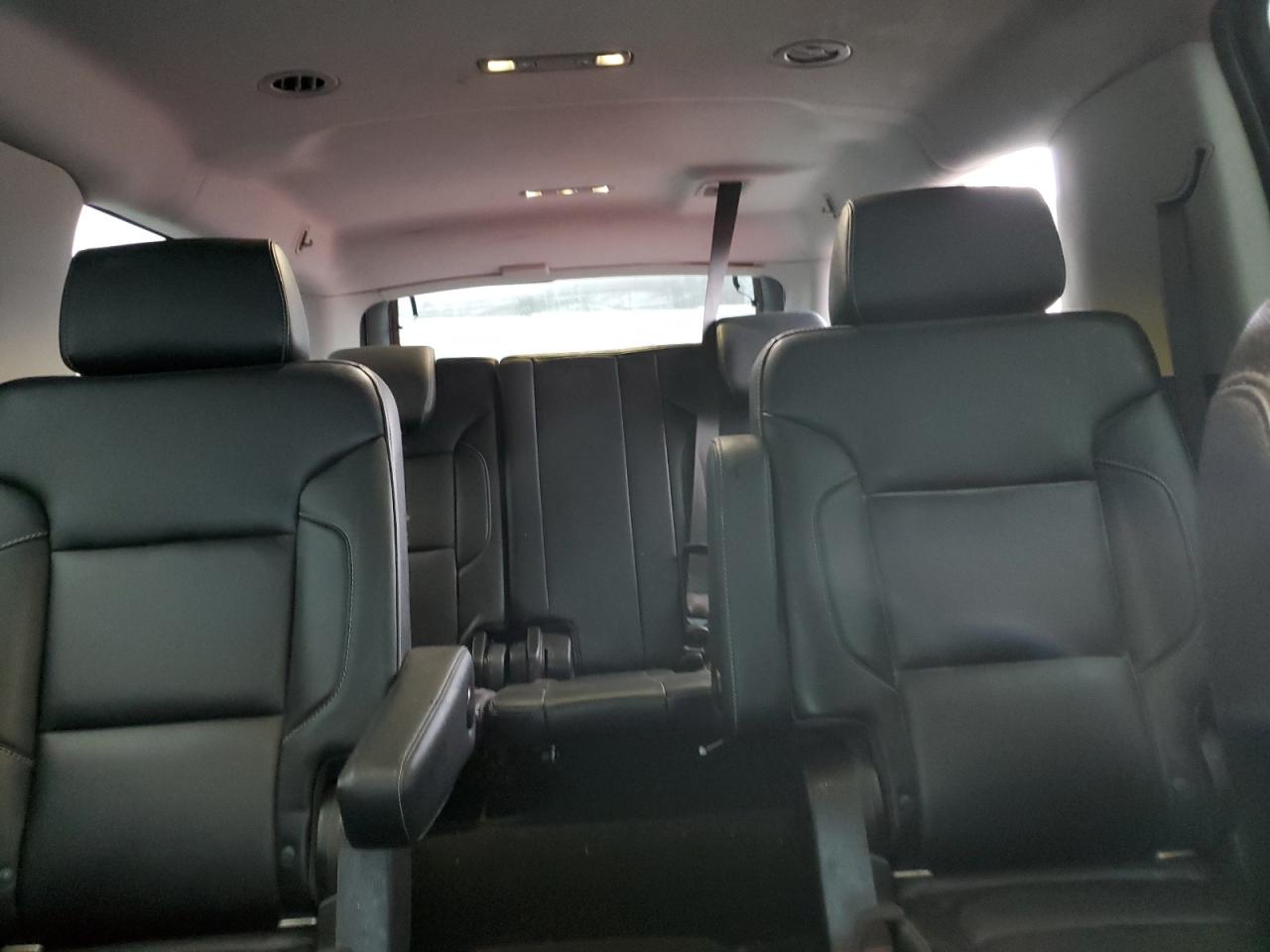 2018 Chevrolet Suburban VIN 1GNSKHKCXJR182240 Copart auction photo, front end / rear end damage thumbnail 10