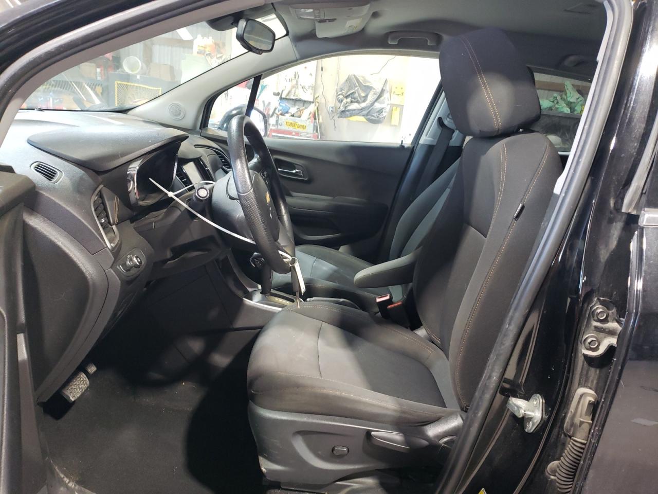 2017 Chevrolet Trax VIN 3GNCJPSB8HL143589 Copart auction photo, front end / hail damage thumbnail 7