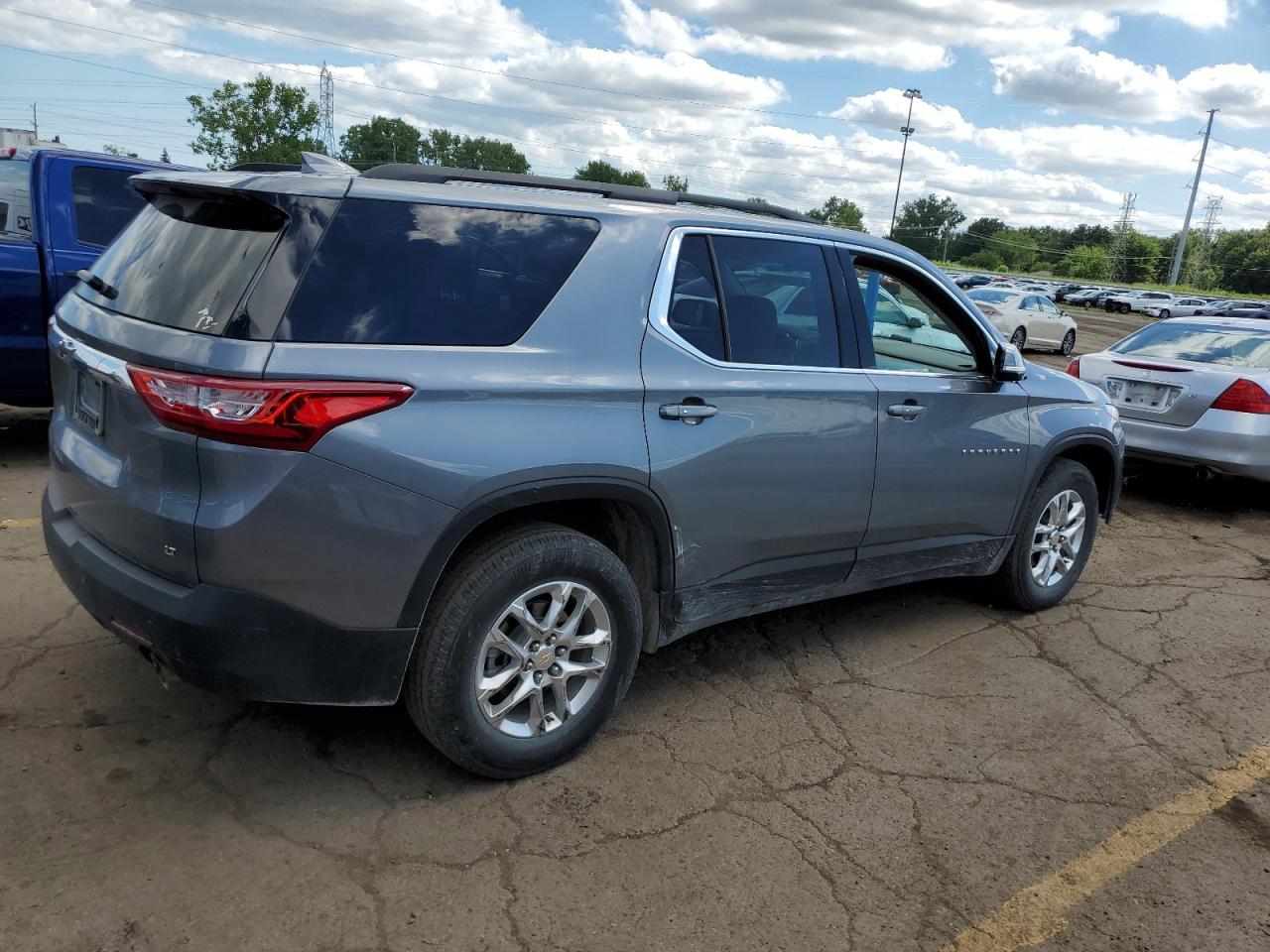 2020 Chevrolet Traverse VIN 1GNERGKW5LJ317624 Copart auction photo, all over damage thumbnail 3