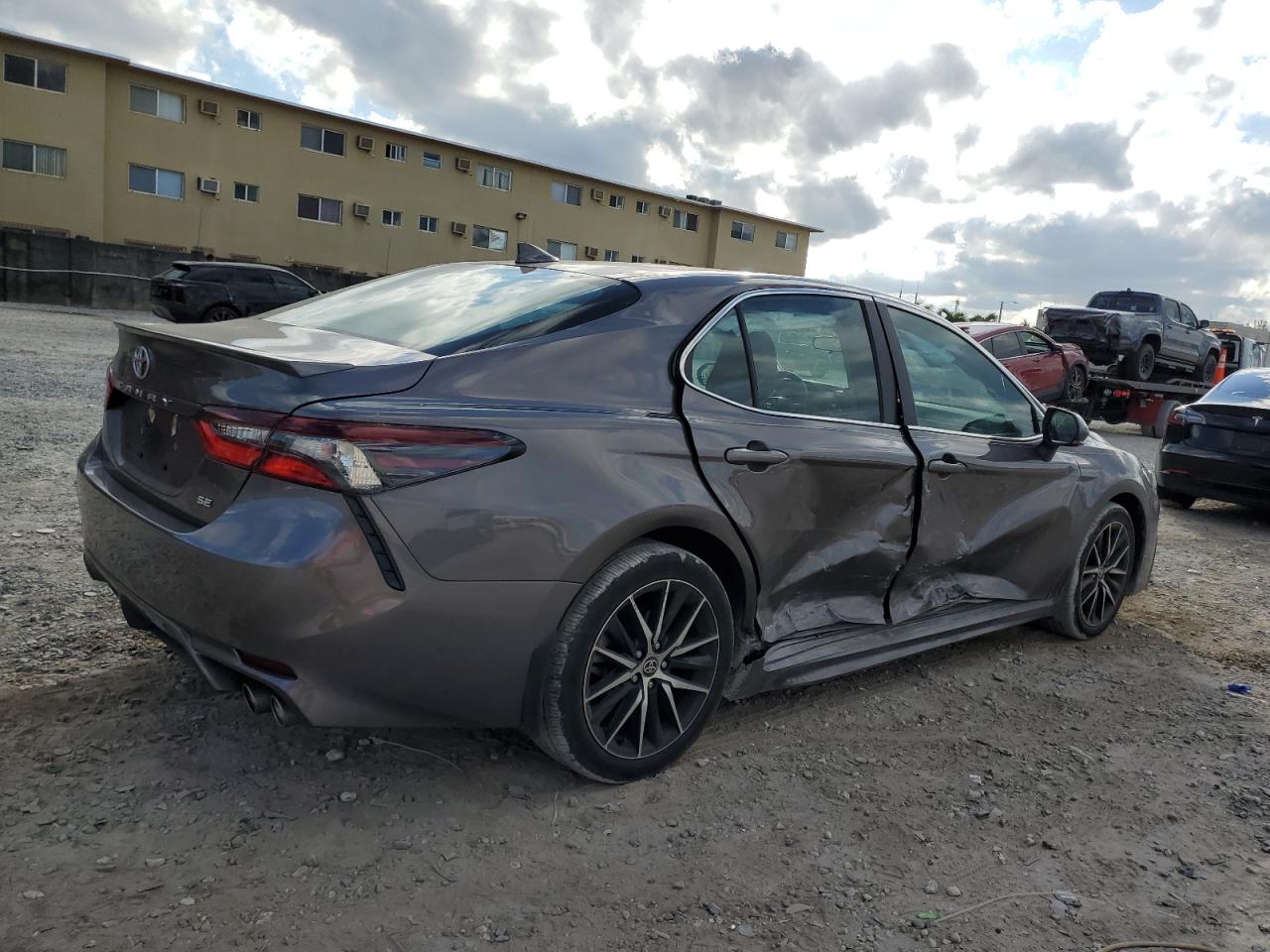 2024 Toyota Camry VIN 4T1G11AK6RU896937 Copart auction photo, side / minor dent/scratches damage thumbnail 3