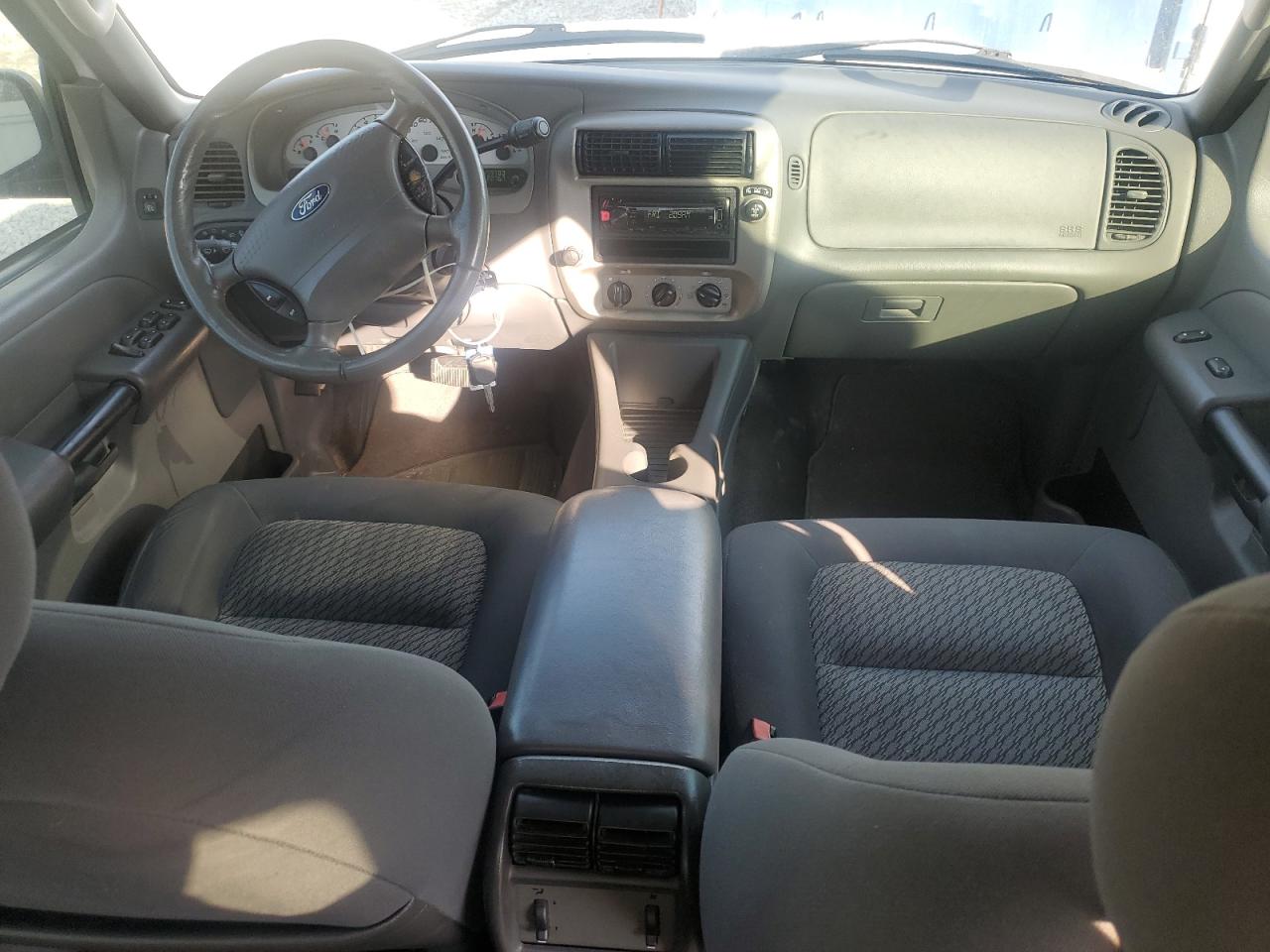 2004 Ford Explorer VIN 1FMDU67KX4UB90755 Copart auction photo, front end / minor dent/scratches damage thumbnail 8