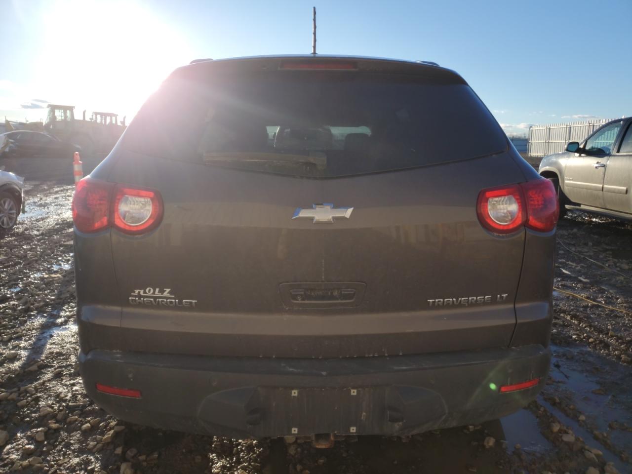 2009 Chevrolet Traverse VIN 1GNER23D19S163402 Copart auction photo, water/flood / side damage thumbnail 6