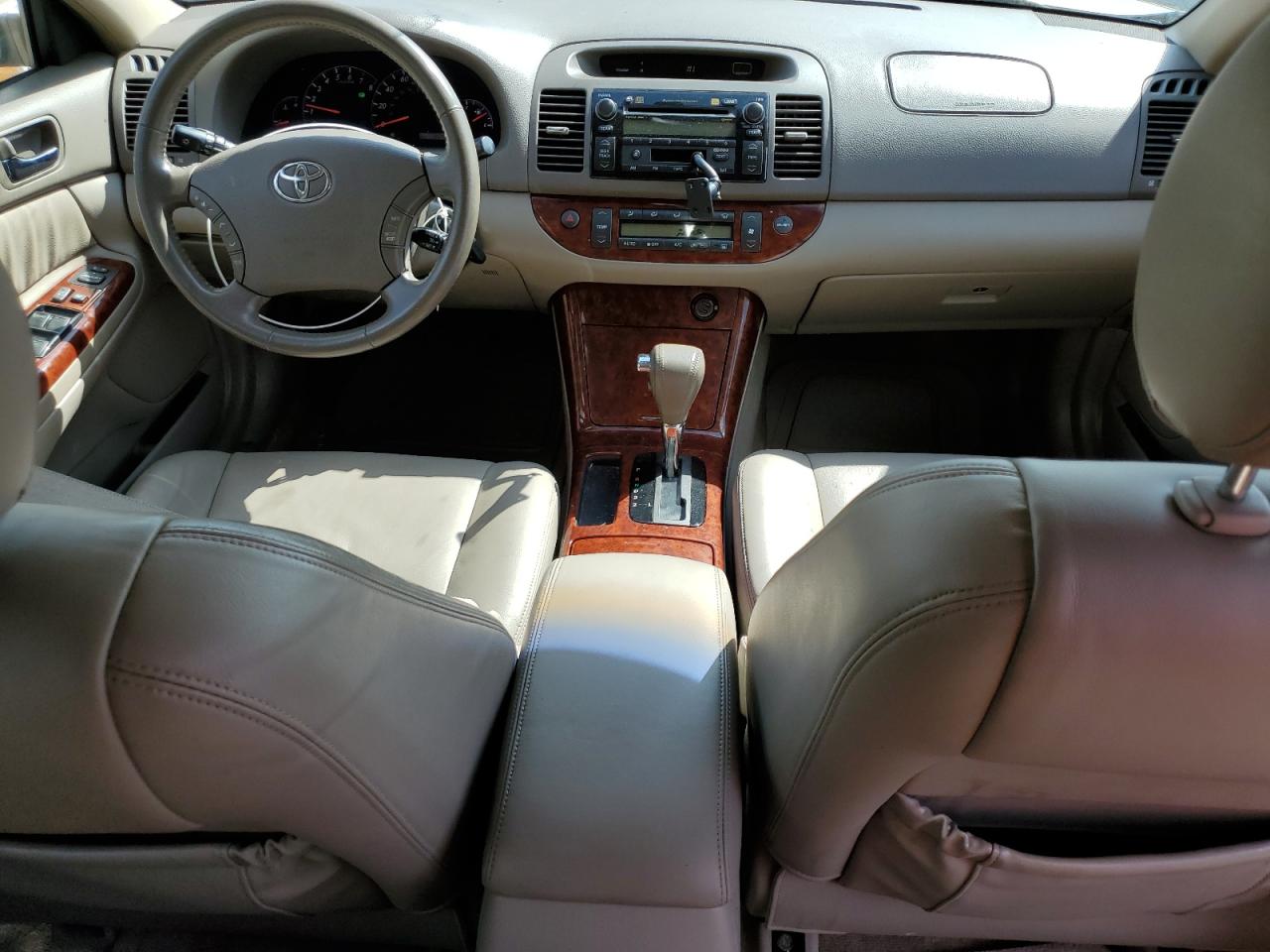 2005 Toyota Camry VIN JTDBF32KX50164208 Copart auction photo, water/flood damage thumbnail 8