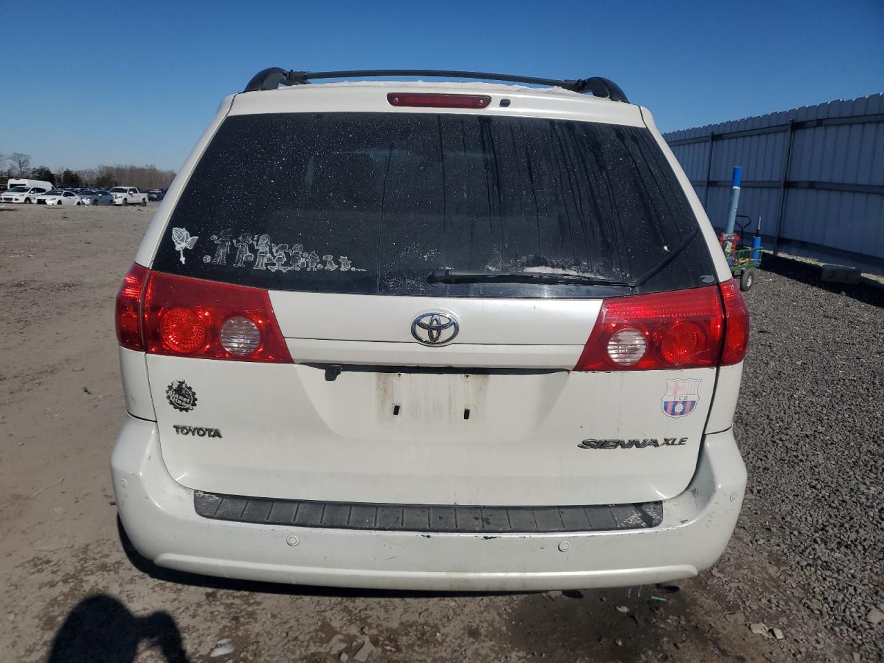 2009 Toyota Sienna VIN 5TDZK22C49S261436 Copart auction photo, front end / minor dent/scratches damage thumbnail 6