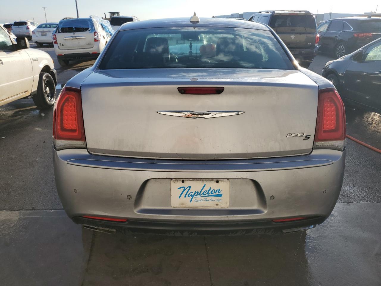 2015 Chrysler 300 VIN 2C3CCABG2FH756443 Copart auction photo, front end damage thumbnail 6