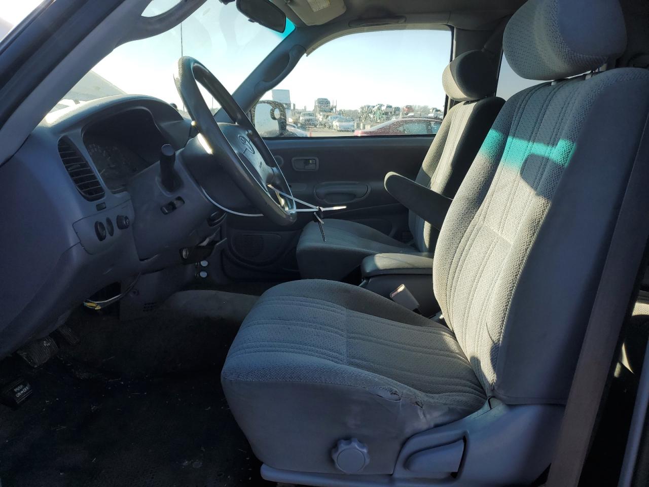 2000 Toyota Tundra VIN 5TBBT4410YS057150 Copart auction photo, front end / minor dent/scratches damage thumbnail 7